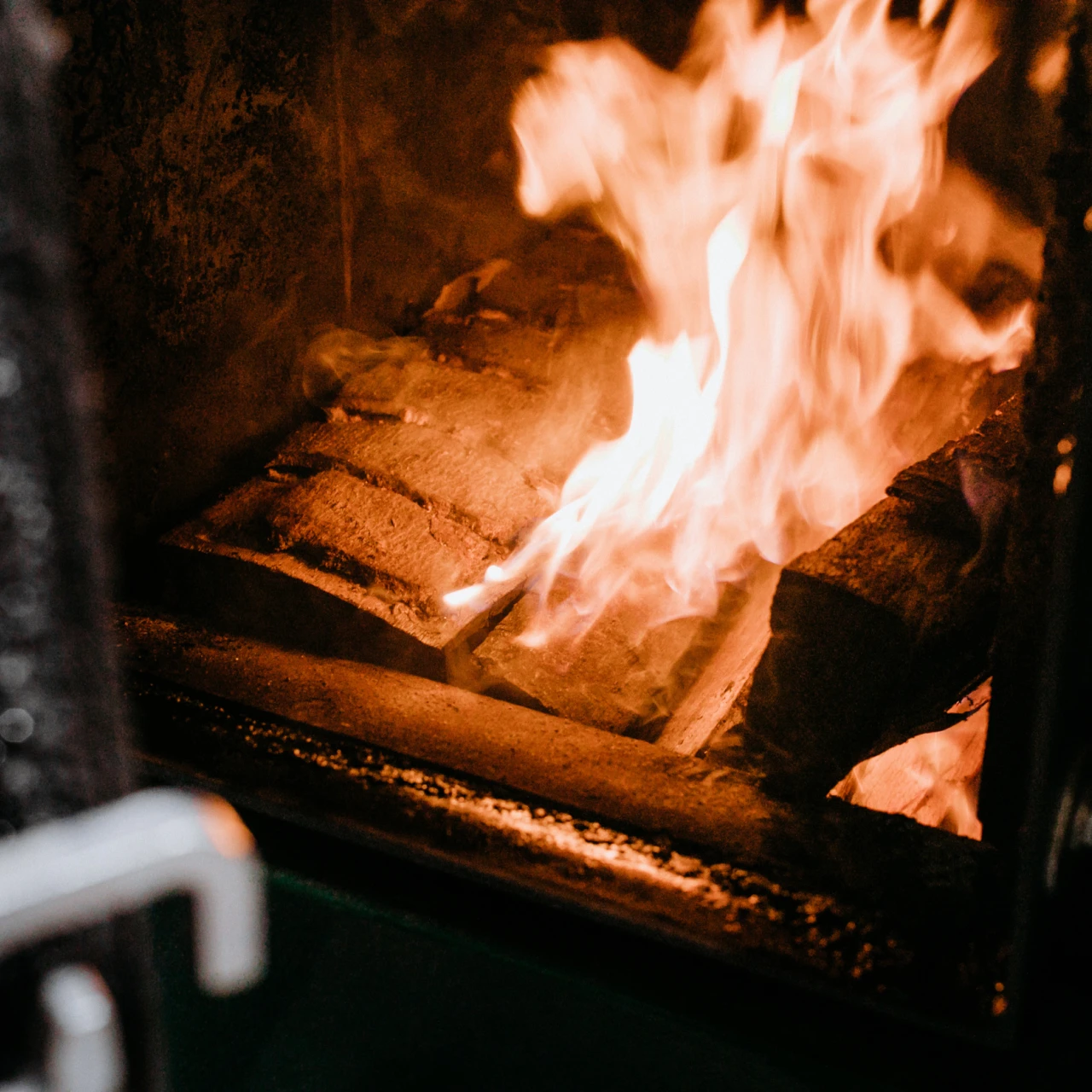 Feuer | © KWB, Lupispuma Nahaufnahme von Feuer in Heizkessel