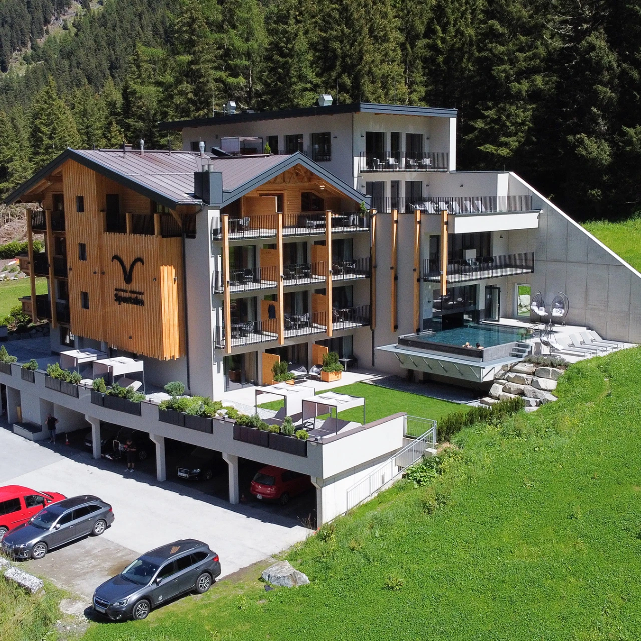 Alpine Resort | © KWB Hier sieht man das Alpine Resort von außen