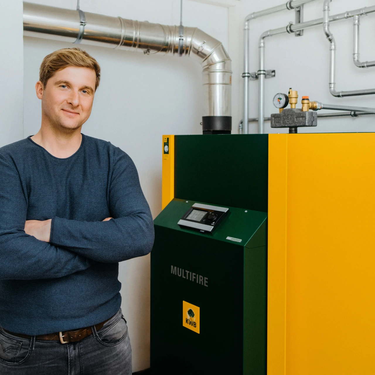 Referenzkunde Gregor Reicher | © KWB, LupiSpuma Hier sieht man Herrn Reicher der neben seinem KWB Multifire steht