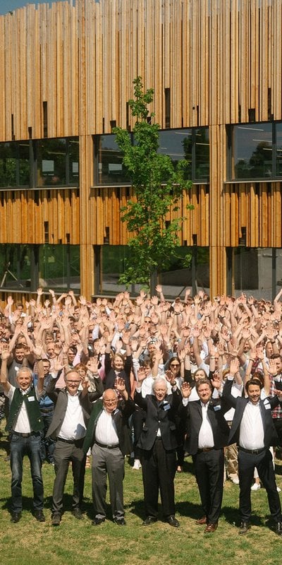 kwb-gruppenfoto.jpg Auf diesem Bild sieht man das KWB Gruppenfoto