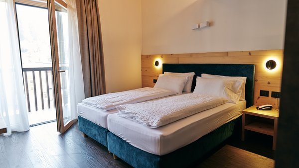 Im Hotel Vidi gibt es 29 Zimmer in unterschiedlichen Kategorien, welche mit natürlichen Materialien hochwertig ausgestattet sind, sowie einen Wellnessbereich, einen Swimmingpool und ein hervorragendes Restaurant.